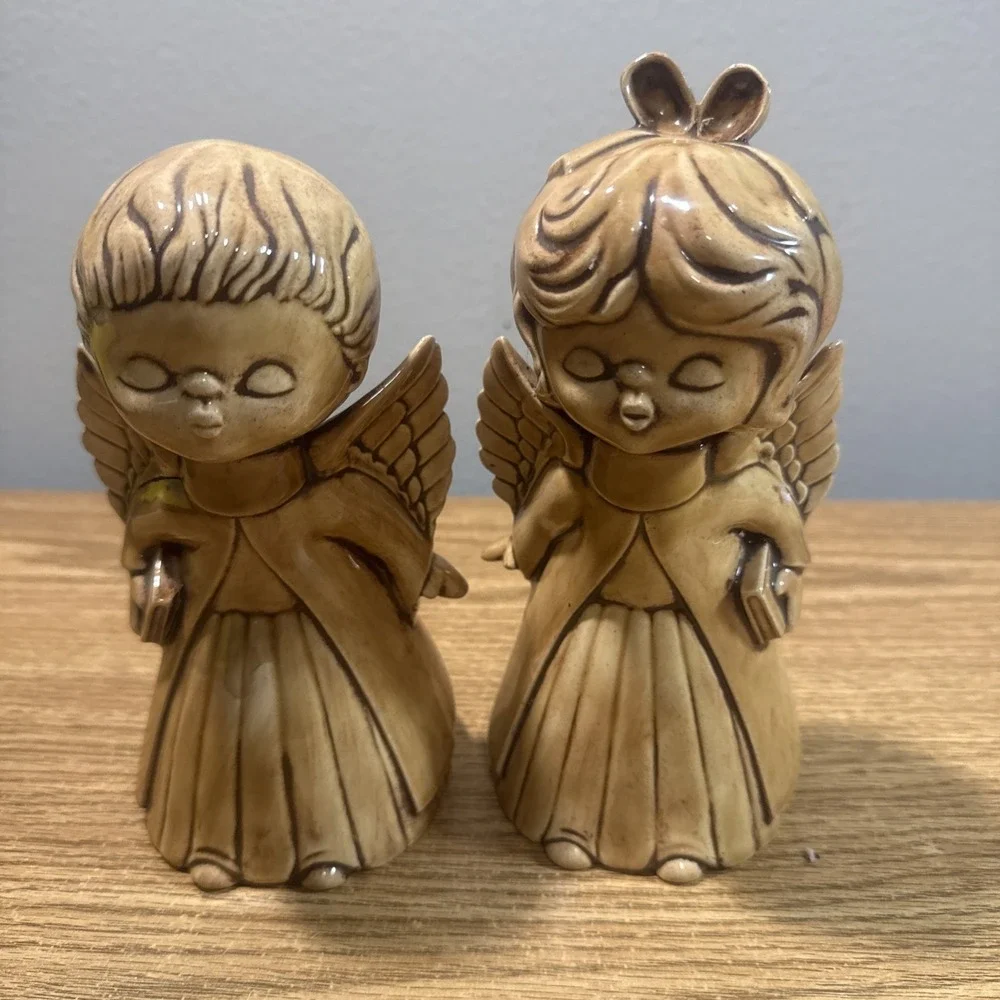 VTG 2 Kissing Boy & Girl Angels Glazed Ceramic Handcrafted Figurine Decor Whimsy